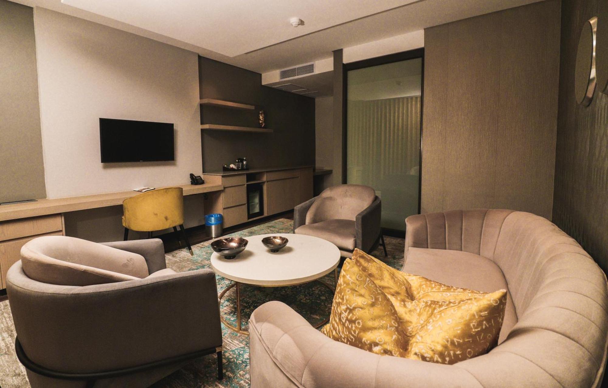 Happy Valley Hotel And Casino Ezulwini Extérieur photo